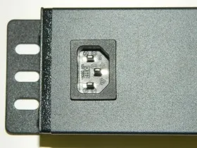 Блок розеток 19&quot;, 12 розеток IEC C13, без шнура, гнездо IEC C14 на задней панели, высота 1.5U, 16А, с выключателем, чёрный